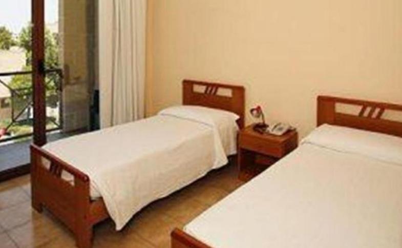 Casa Pastor Bonus Hotel Лече Стая снимка